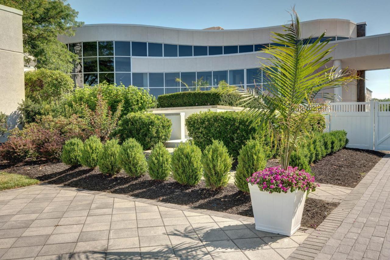 Sheraton Eatontown Hotel Exterior photo