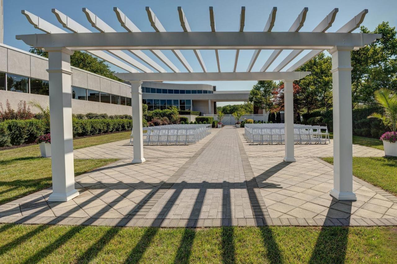 Sheraton Eatontown Hotel Exterior photo